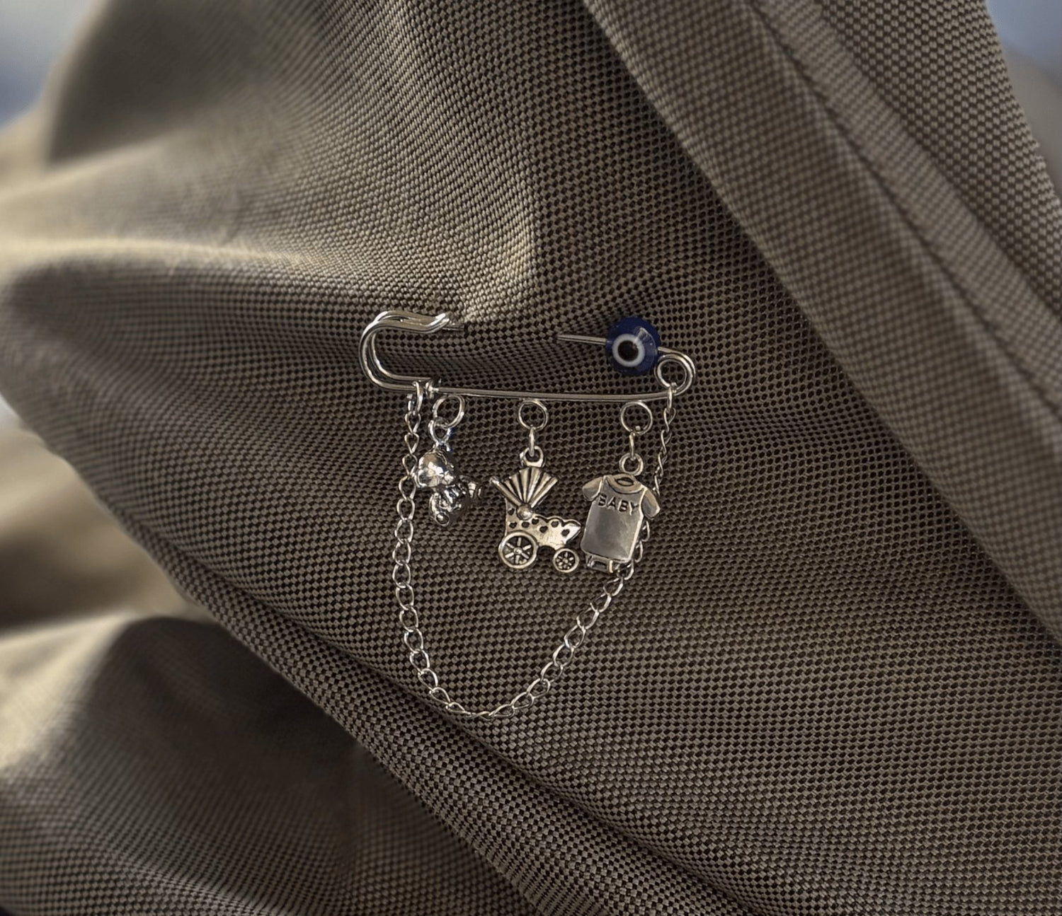 Талисман Безопасна Игла Със Синьо Око Малка С Верижка - ChervenKonec ЧервенКонец